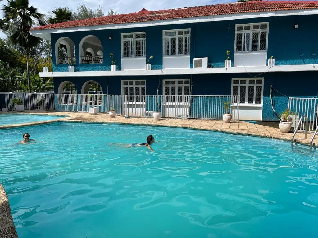 Gallivanters Hostel Дар-эс-Саламе Экстерьер фото