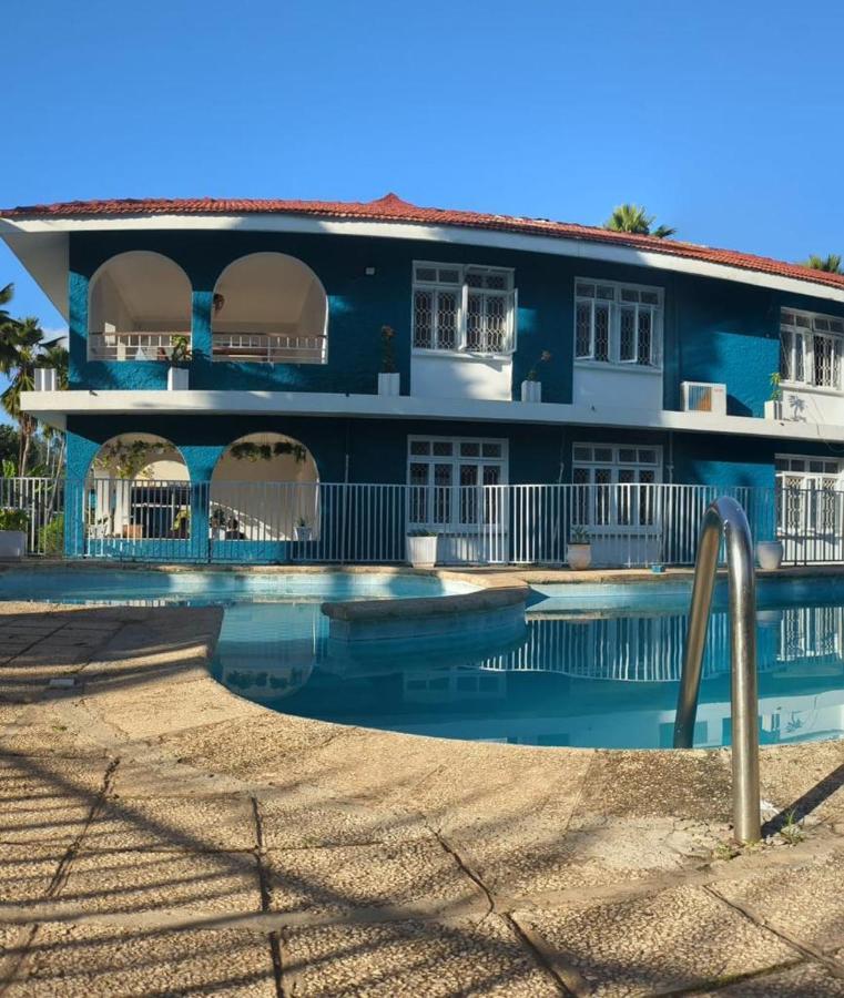Gallivanters Hostel Дар-эс-Саламе Экстерьер фото