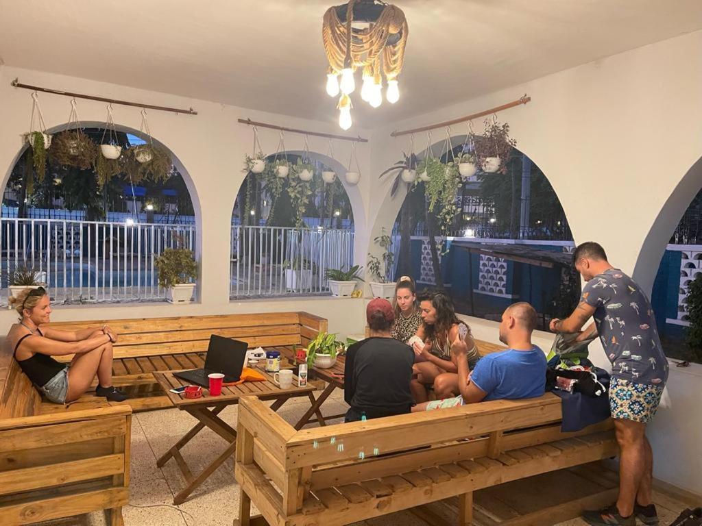 Gallivanters Hostel Дар-эс-Саламе Экстерьер фото