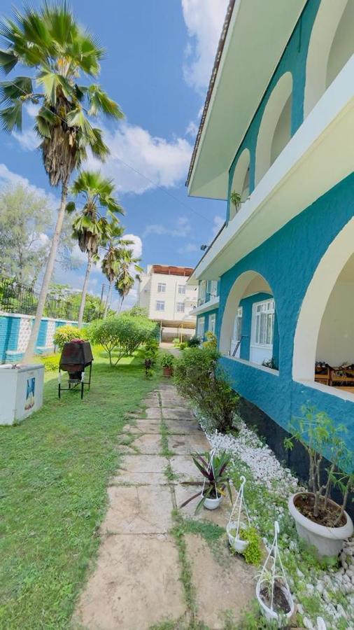 Gallivanters Hostel Дар-эс-Саламе Экстерьер фото