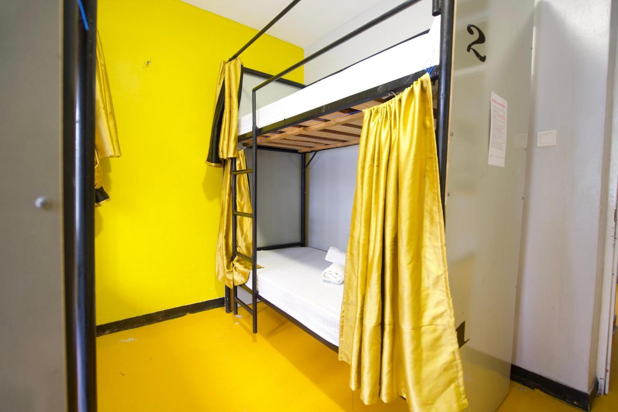 Gallivanters Hostel Дар-эс-Саламе Экстерьер фото